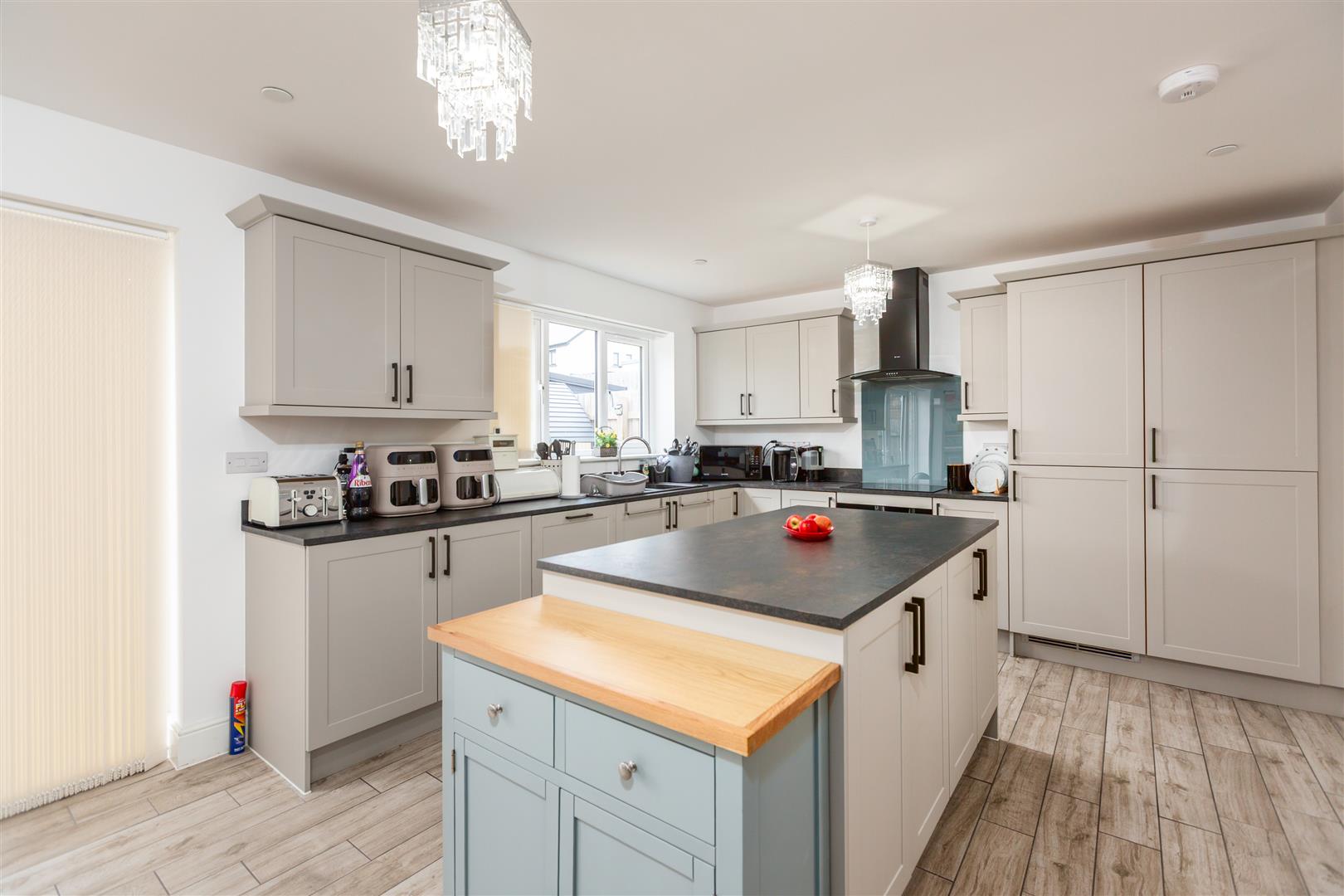 Clos Clemment, Five Roads, Llanelli, SA15 5YQ